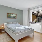 Gorgeous In With Kitchen بيت للعطل