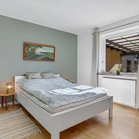 Gorgeous In With Kitchen Holiday home
