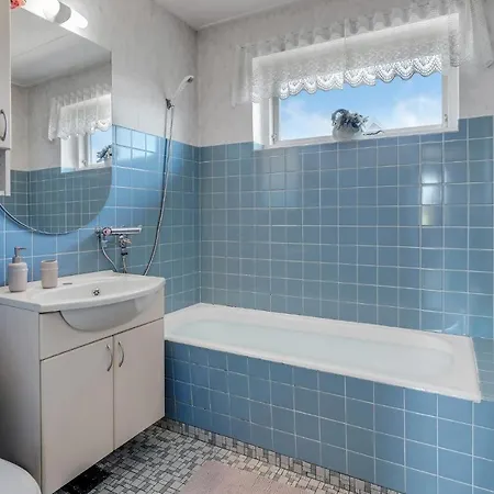 Gorgeous In With Kitchen Holiday home Ronne