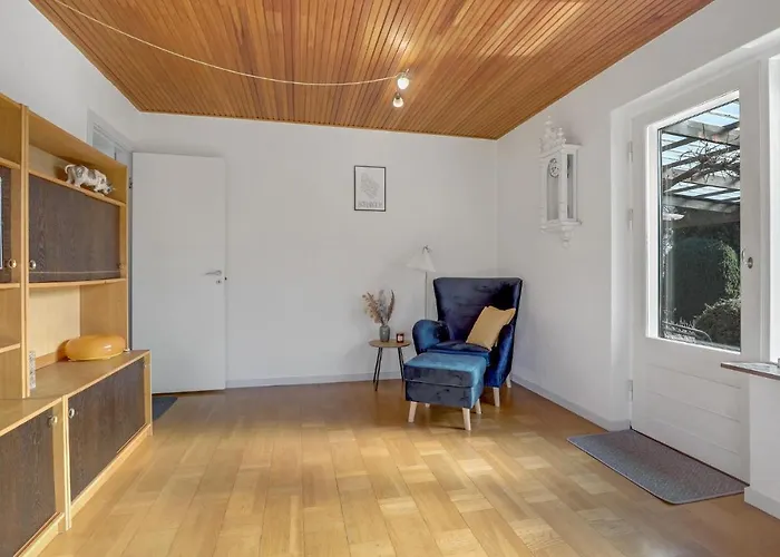 Dom wakacyjny Gorgeous In With Kitchen Rønne